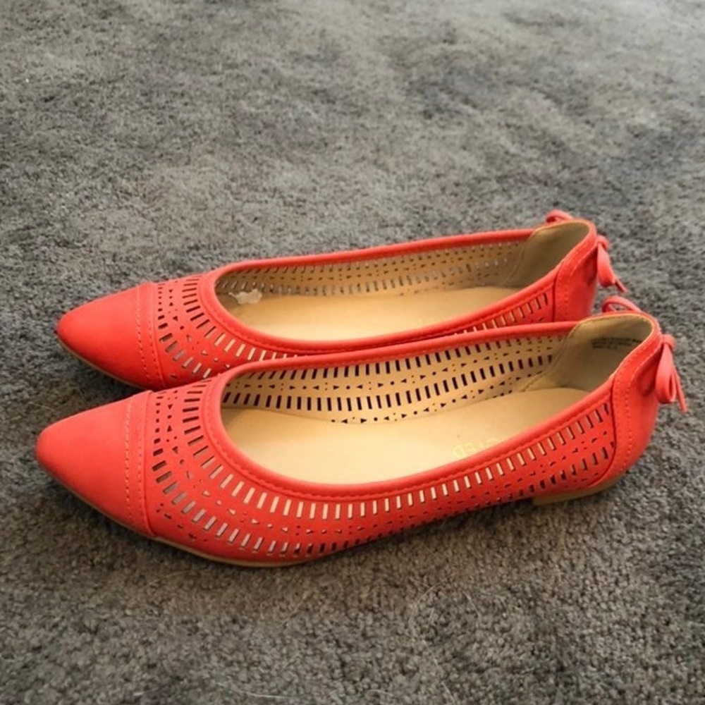 Womens Restricted flats with bow detail. Size 6.5M. Hardly worn